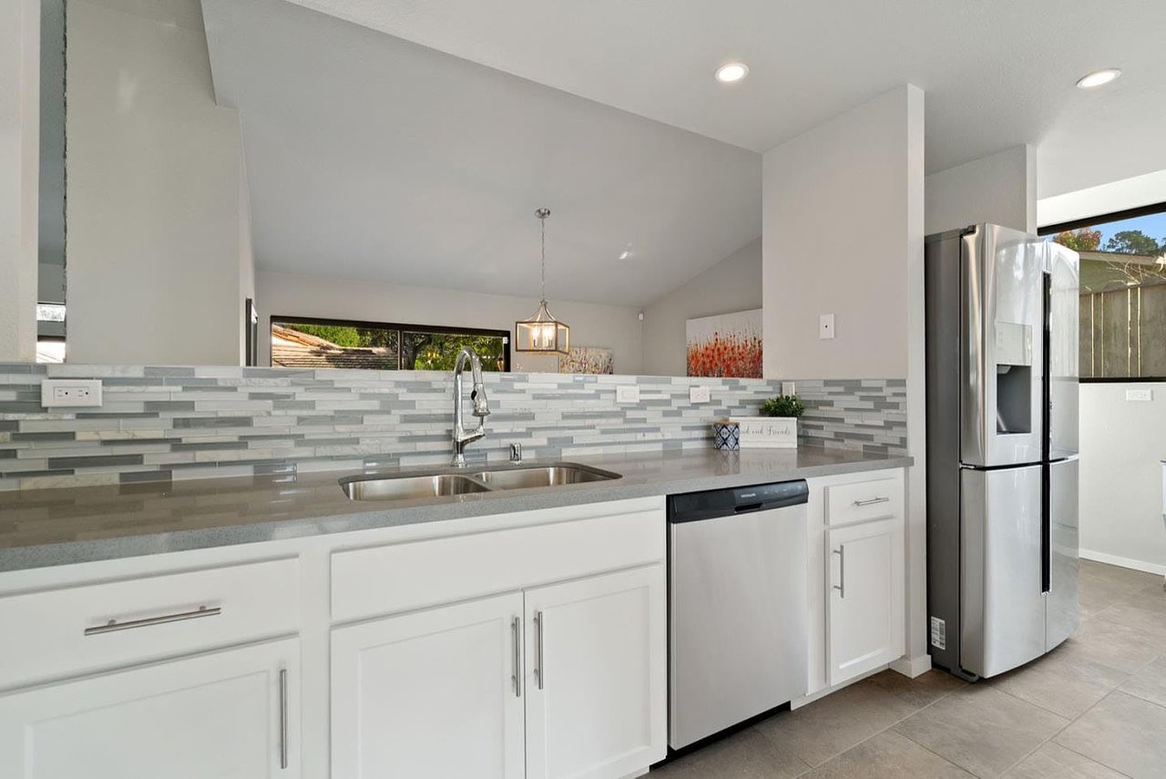14 Antler Pl