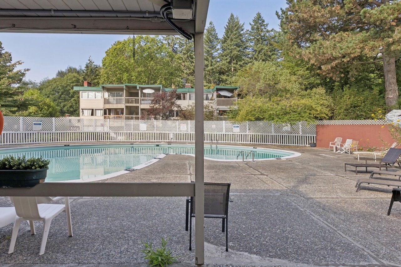 829 Westview Cres
