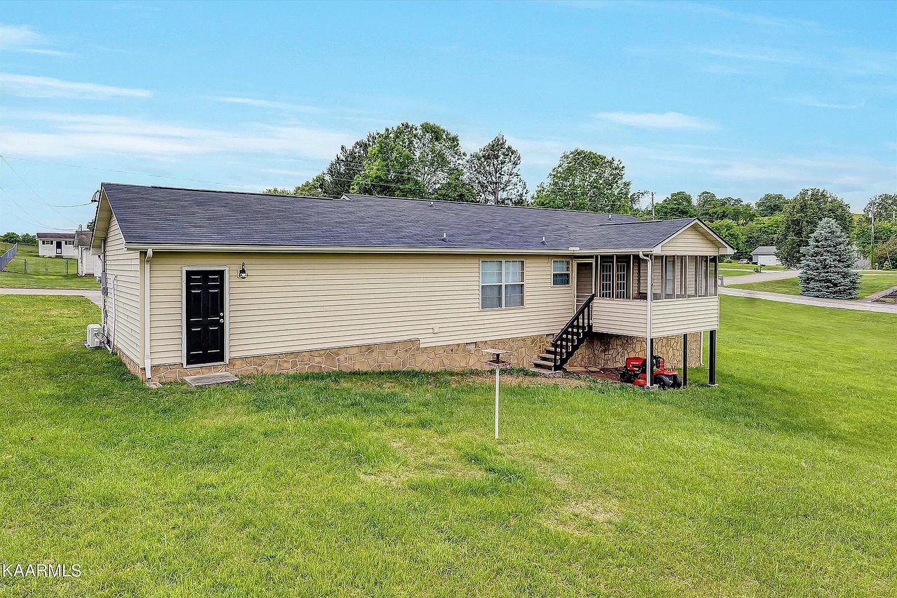 1452 Kay View Dr