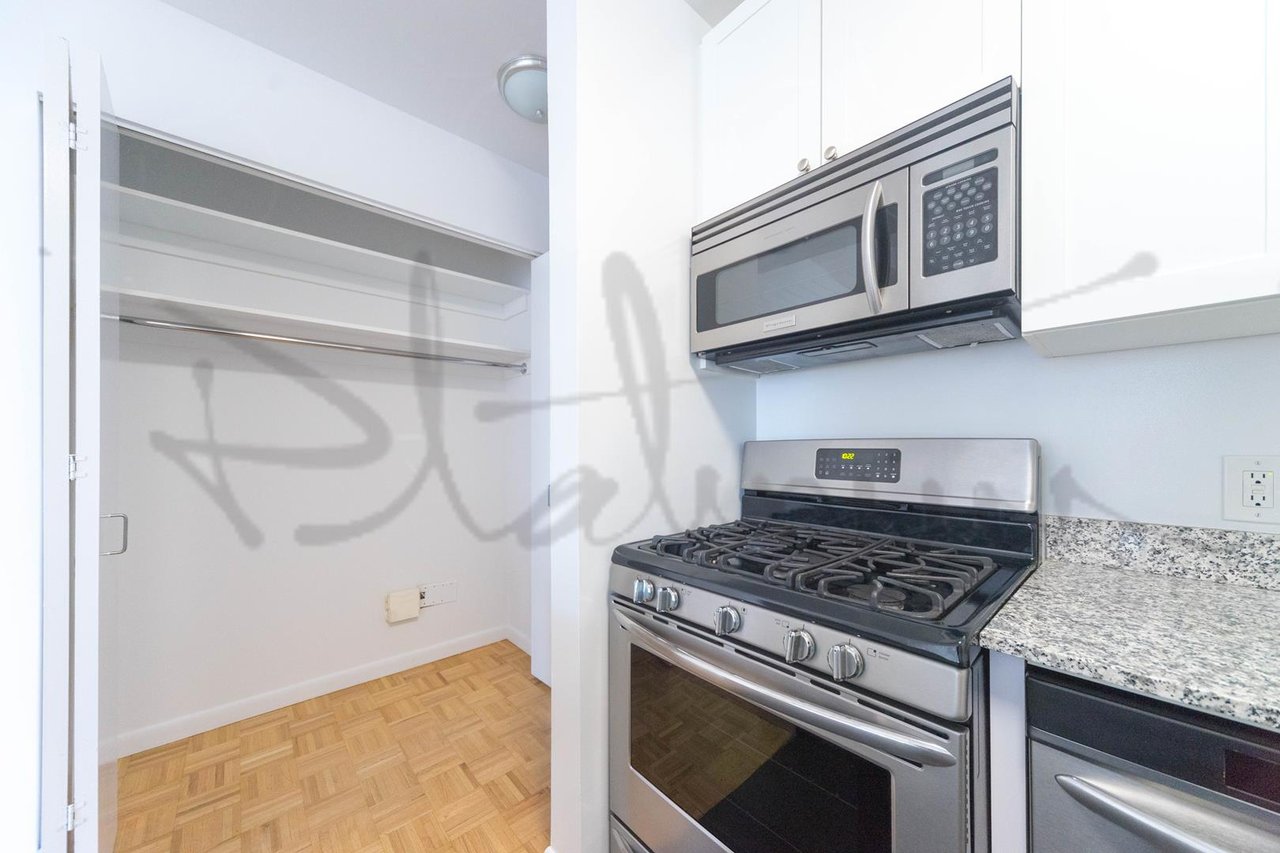 45 Wall Street, Apt 906