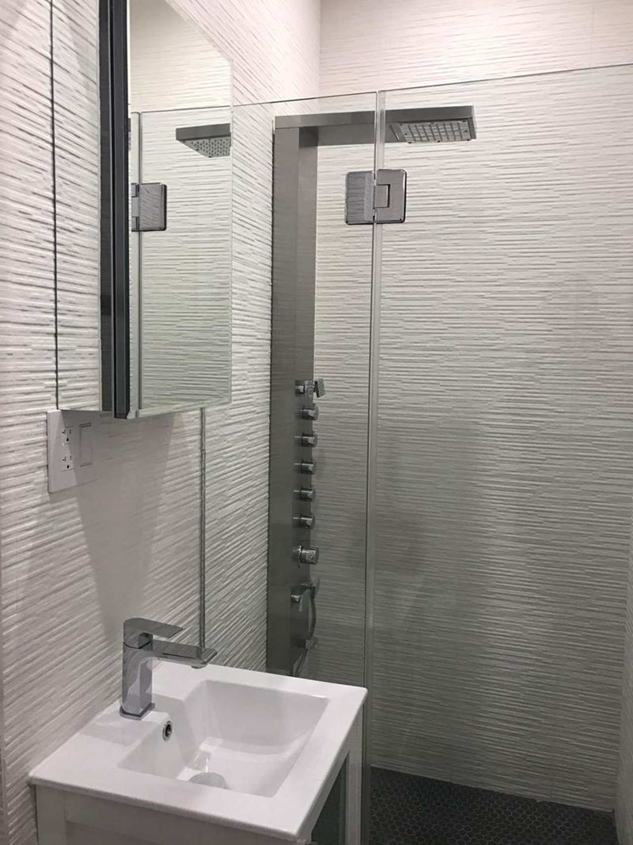 615.5 Hudson Street, Apt 9