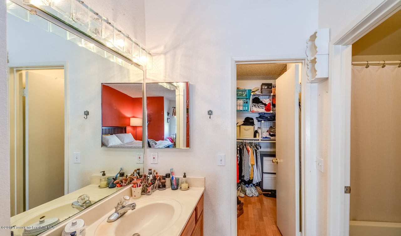 4900 N Grand Ave, #218