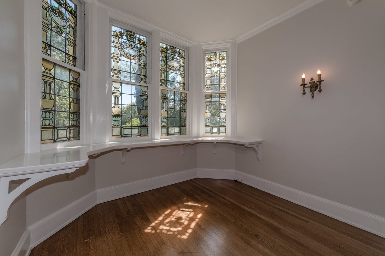 A CWE Historic Home on Cobblestone Pershing Place