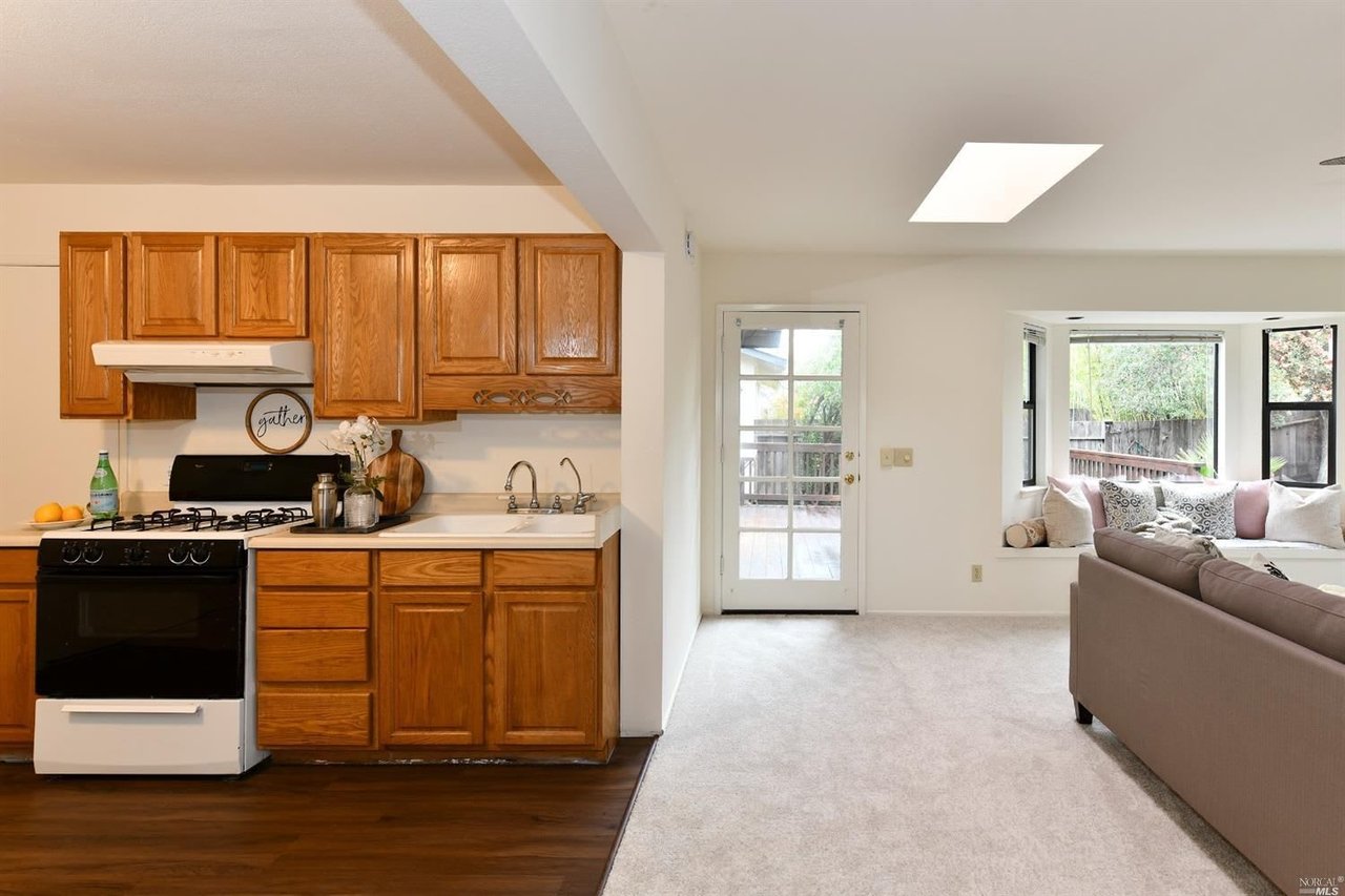 424 Simi Pl