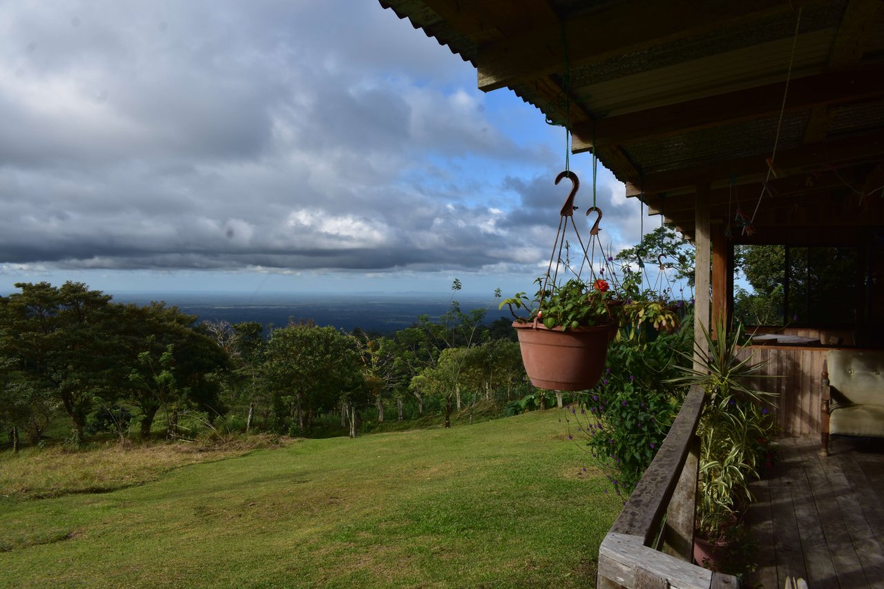 Colina del Tapir | Experience breathtaking views of Lake Nicaragua, with the majestic Concepcion Volcano against the backdrop of Ometepe Island!