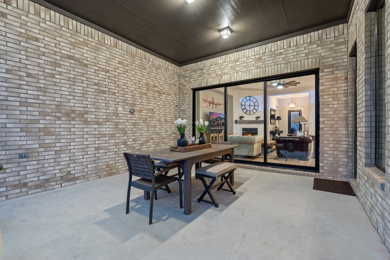 105 Hollytree Court