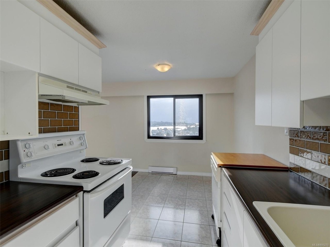 302-929 Esquimalt Rd, Esquimalt