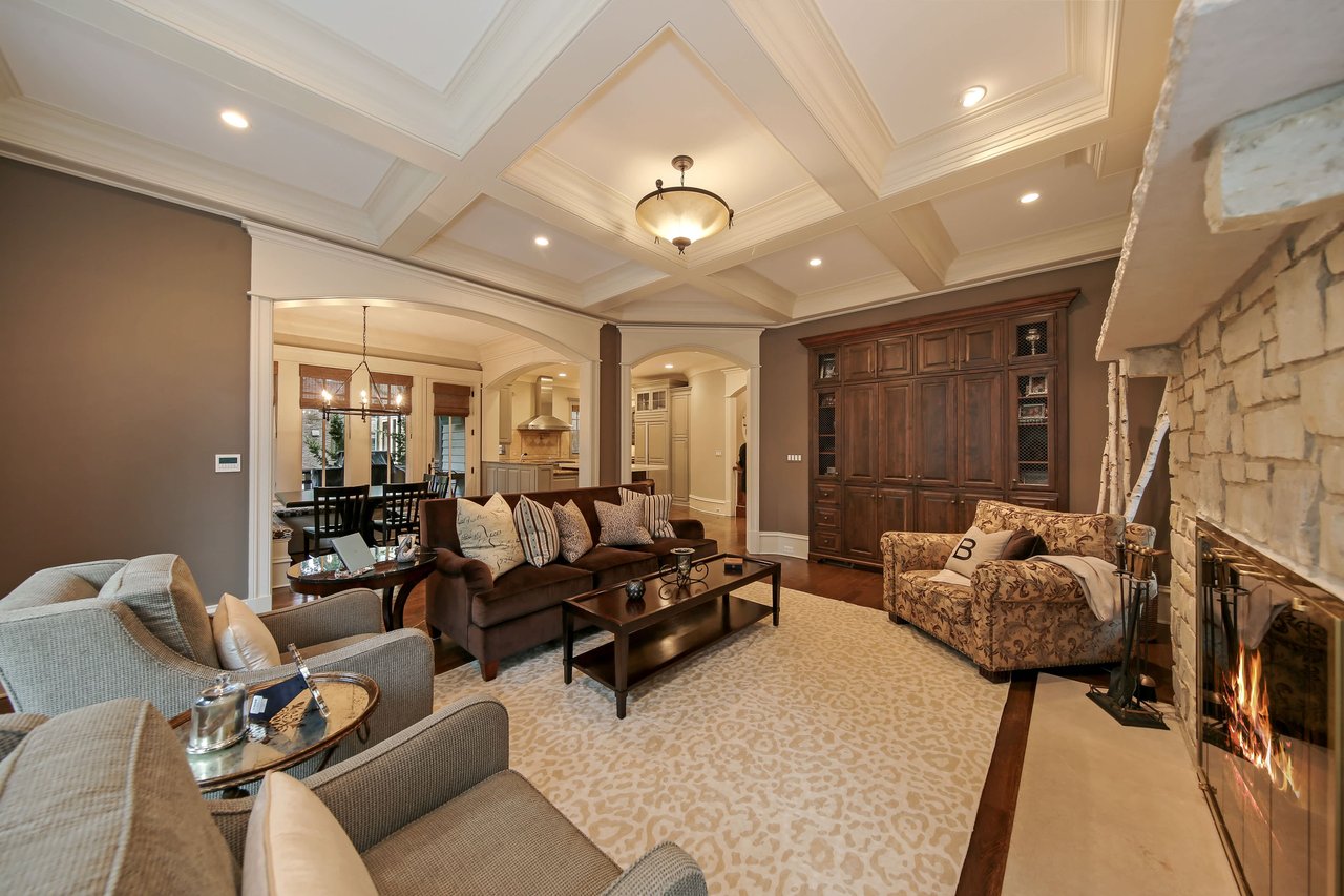 Four Levels of Luxurious Amenities Abound