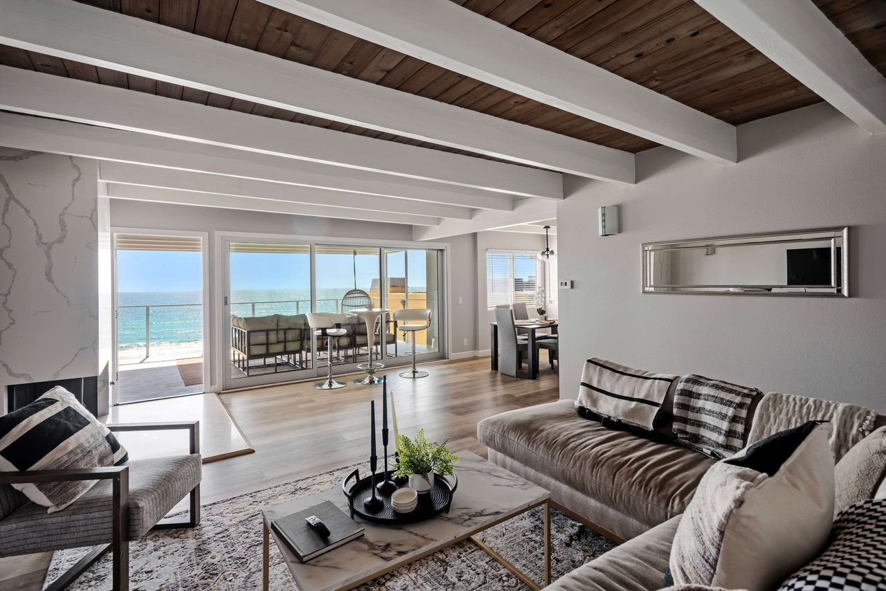 2208 The Strand
