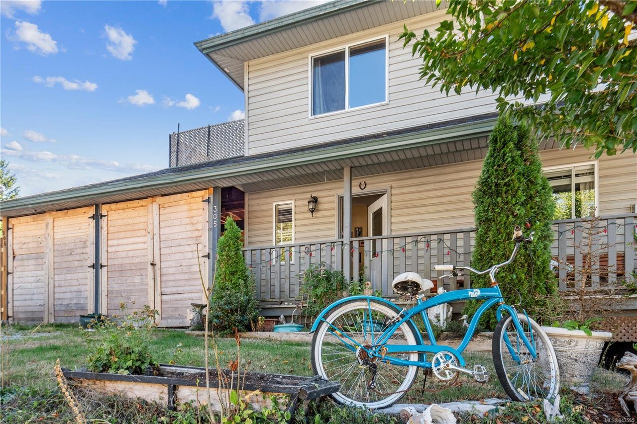 305 Lake Park Rd, Lake Cowichan