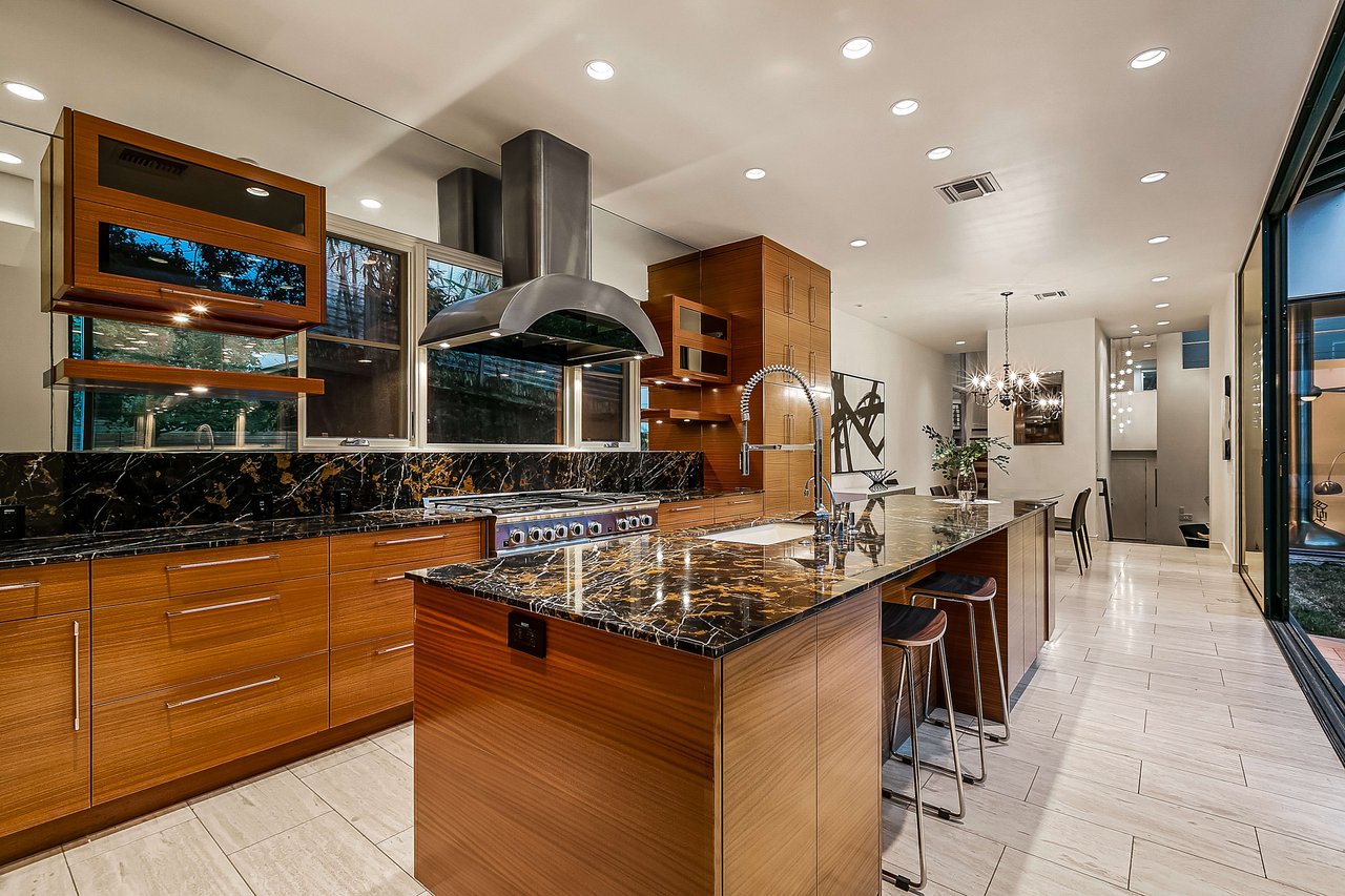 1407 Alameda Dr