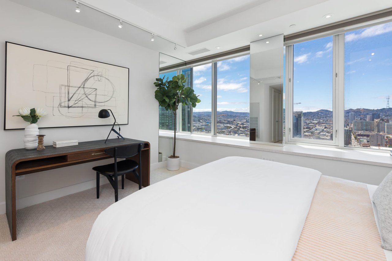 St Regis Residence 32C