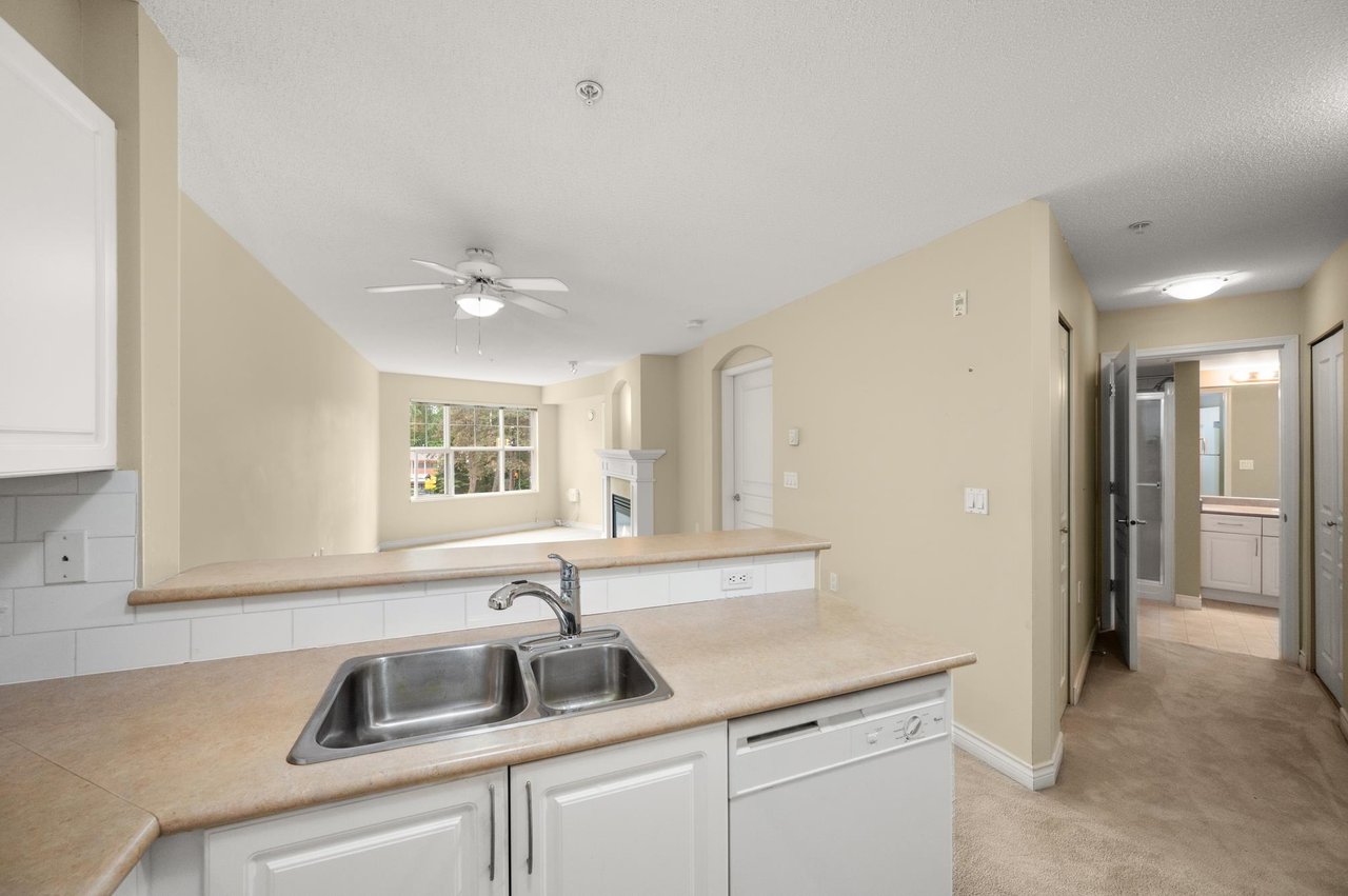214-960 Lynn Valley Rd
