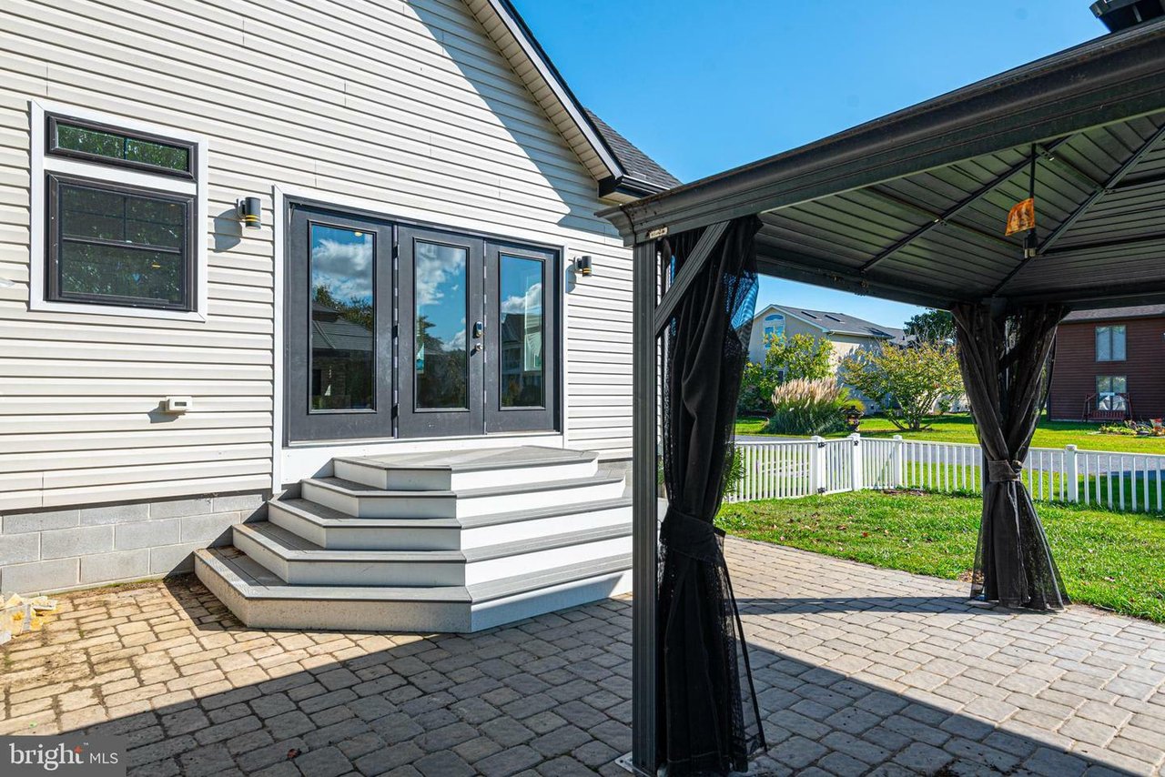 12121 Salt Point Rd