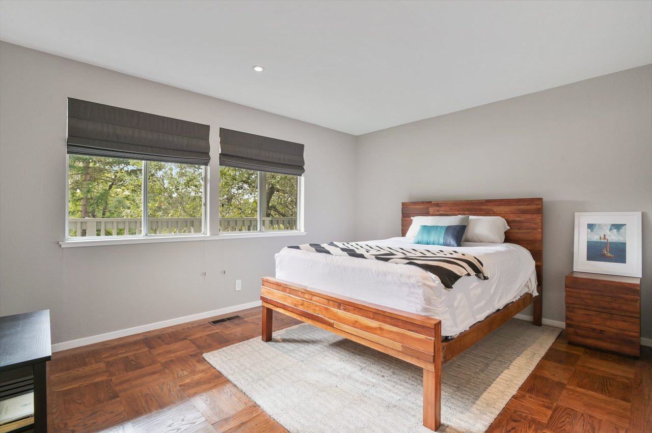 33 Bonnie Brae Dr