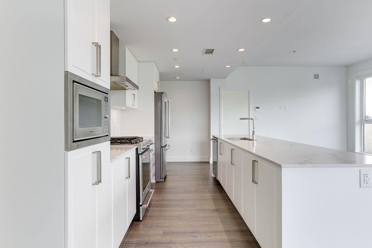 404-4477 Hastings St