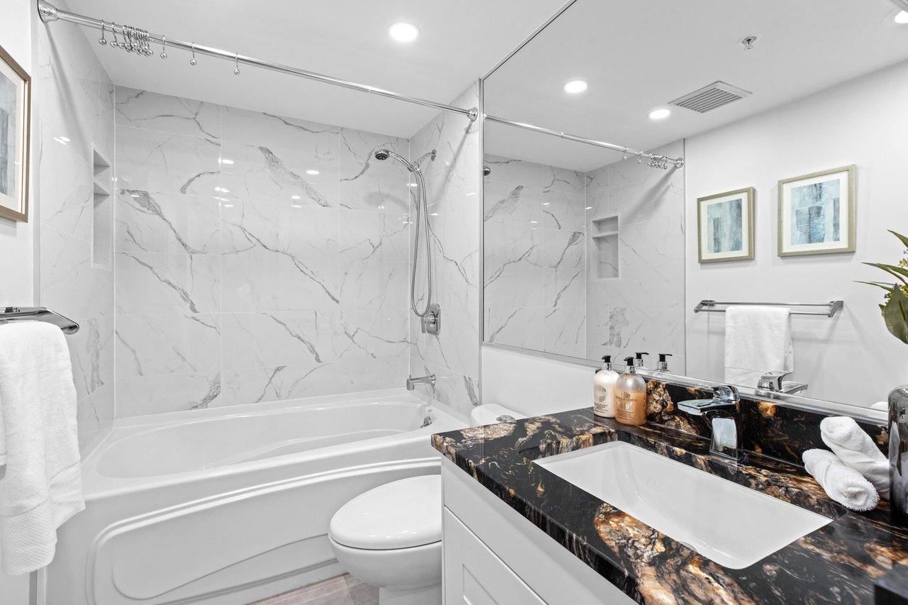 1601-1228 Marinaside Cres