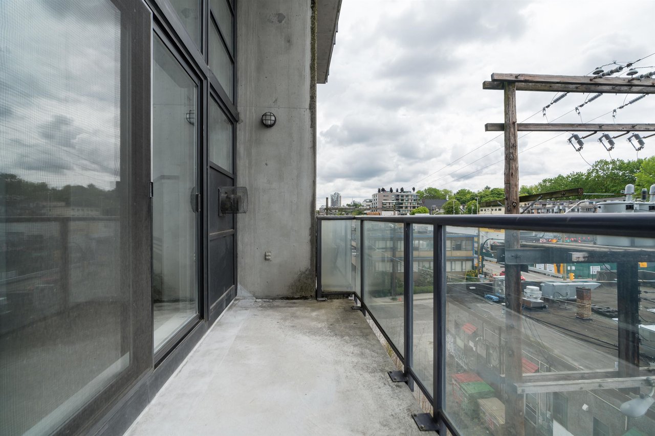 517-428 W 8th Ave