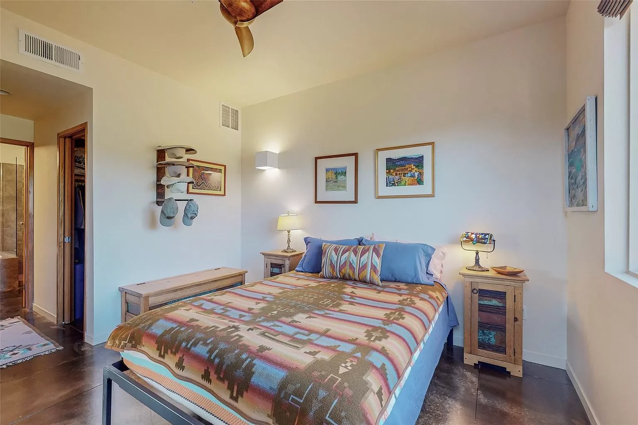 604 Avenida Villa Hermosa #201