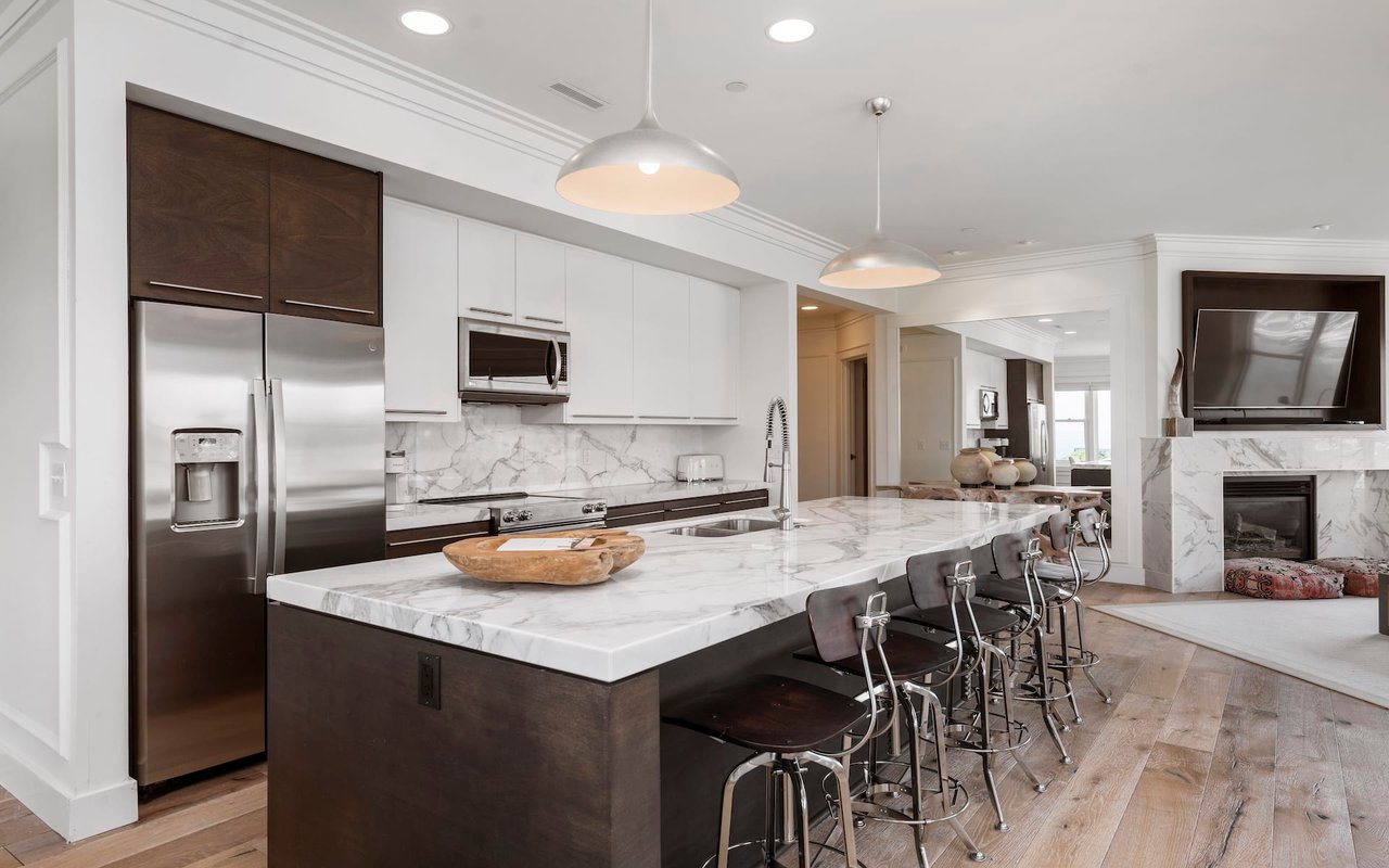 4200 Main Street 25