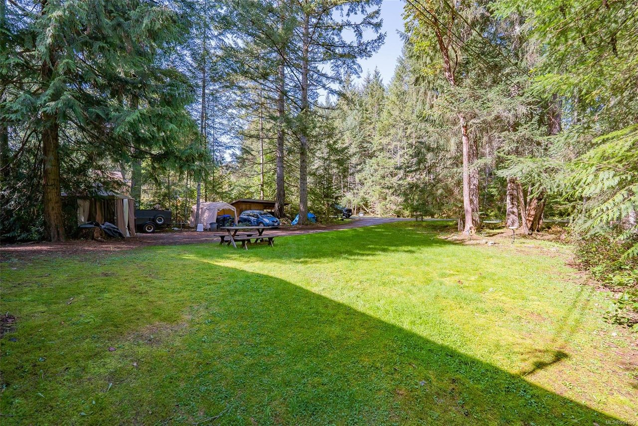 447 Berg Rd