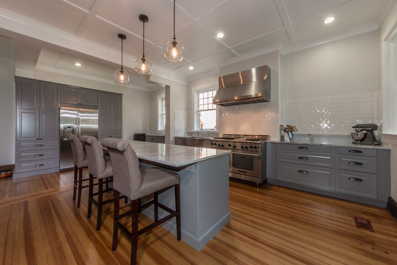 A CWE Historic Home on Cobblestone Pershing Place