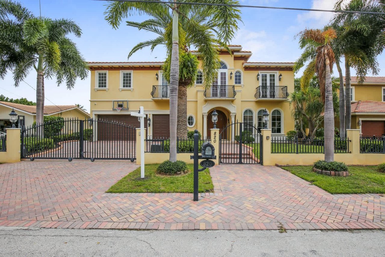 820 Ocean Inlet Dr