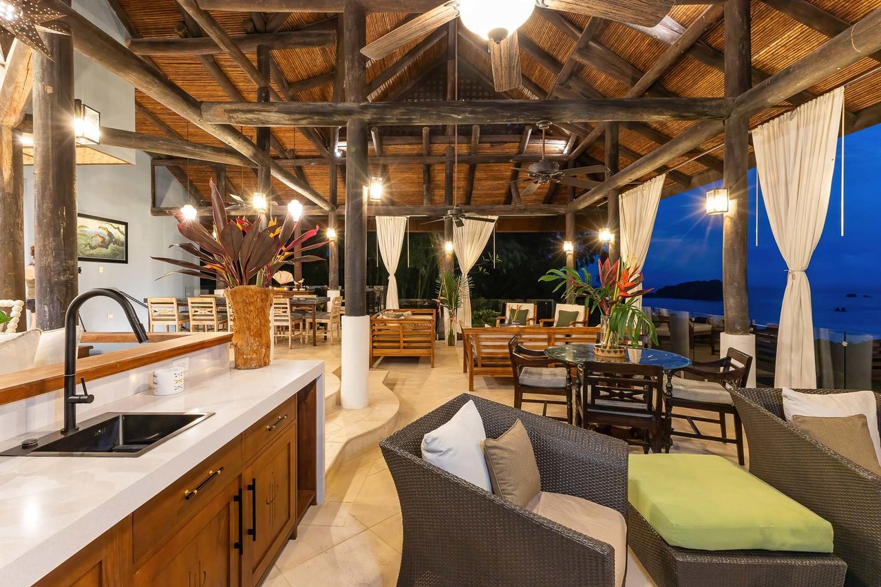 Balinese Tropical Rental Villa, Manuel Antonio, Puntarenas