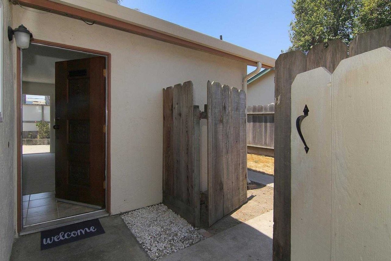 218 Sunnyhills Dr
