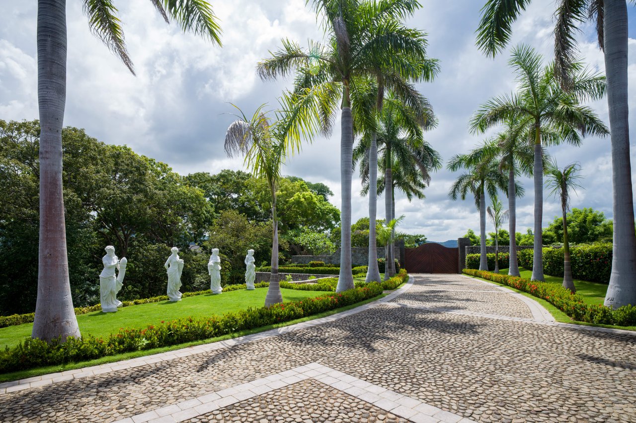 Castello Pacifico in Playa Flamingo