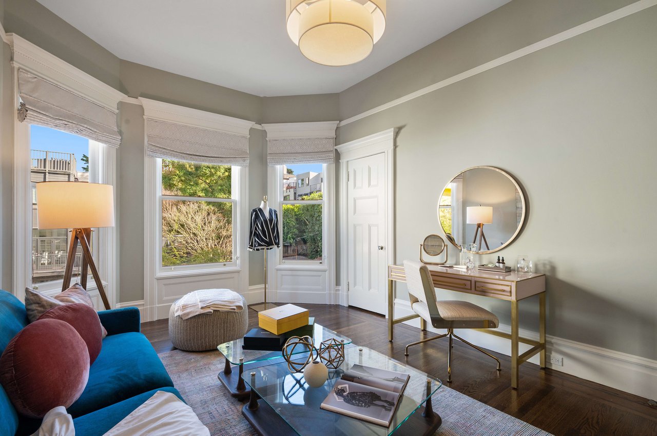 Grand Pacific Heights Home on a Coveted Flat Block between Lafayette & Alta Plaza Parks