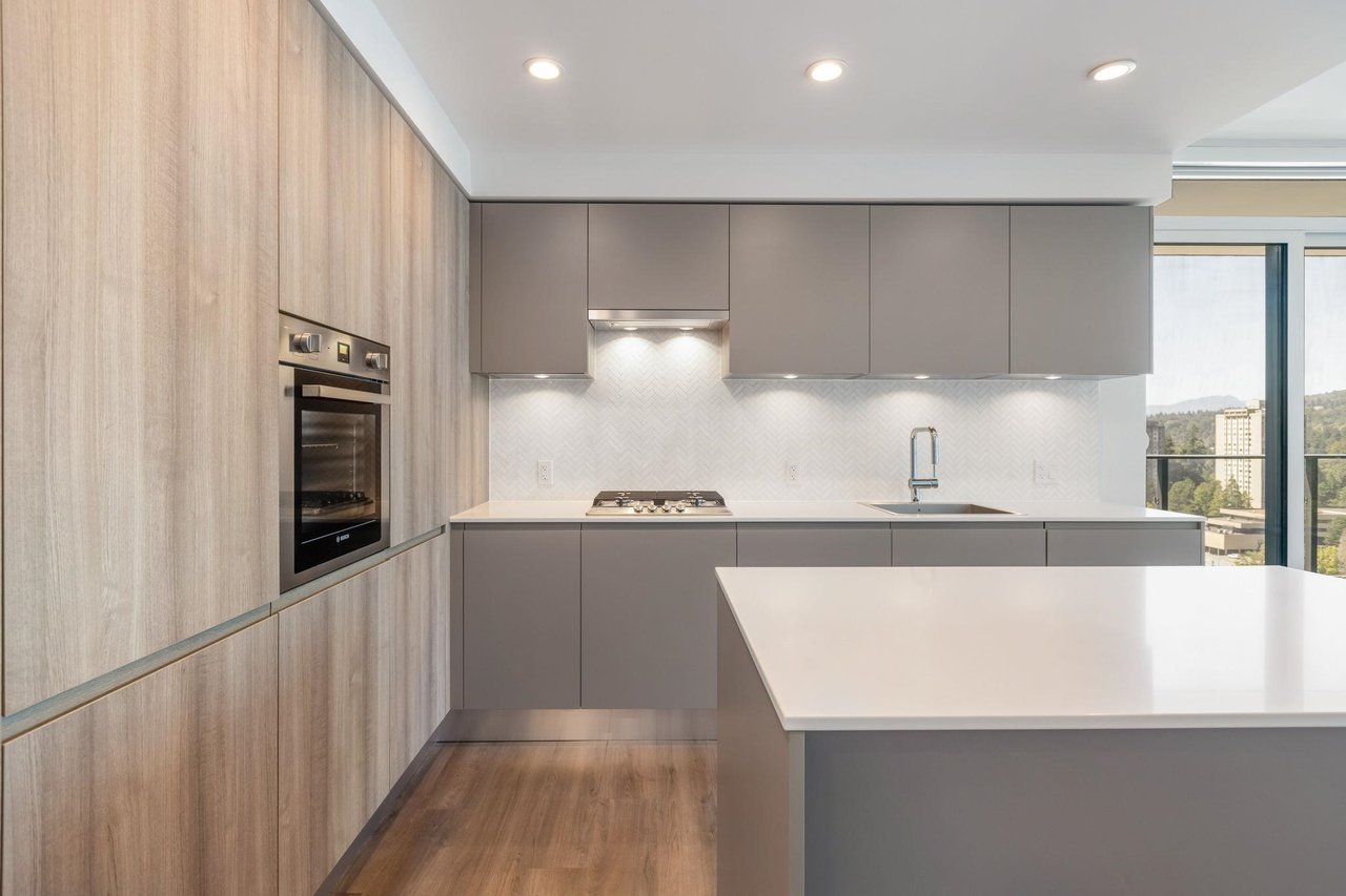 1210-3809 Evergreen Pl