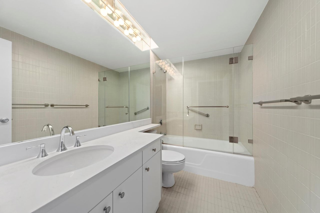 400 E 70th St, #2901