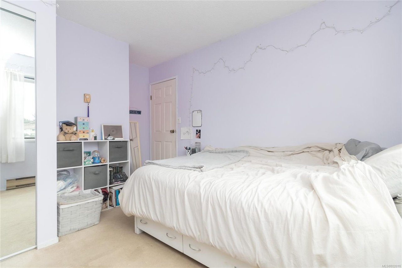2838 Acacia Dr