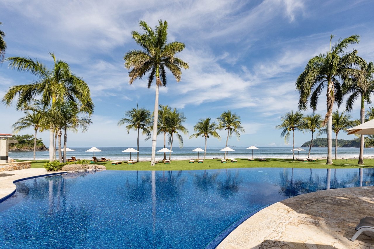 Modern Beachfront Corner Condo, Flamingo, Guanacaste