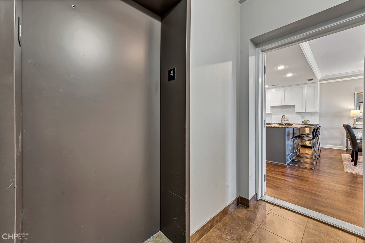 1857 W Diversey Avenue Unit: 402