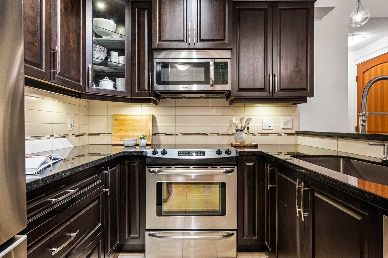 154-8328 207a St