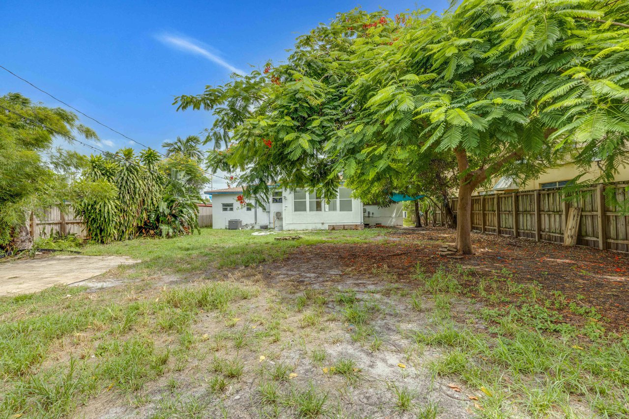 1844 Sheridan St Hollywood FL-33020
