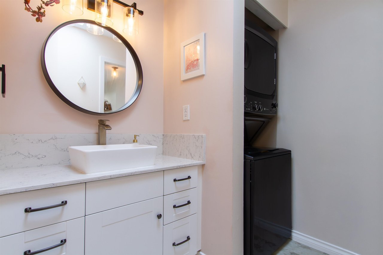 E304-40180 Willow Cres