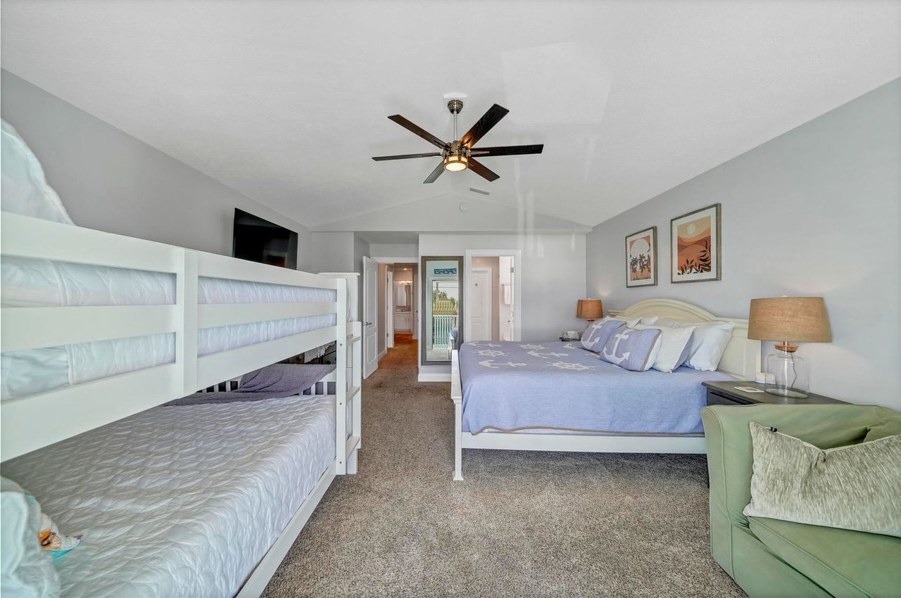 125 Rose Ln