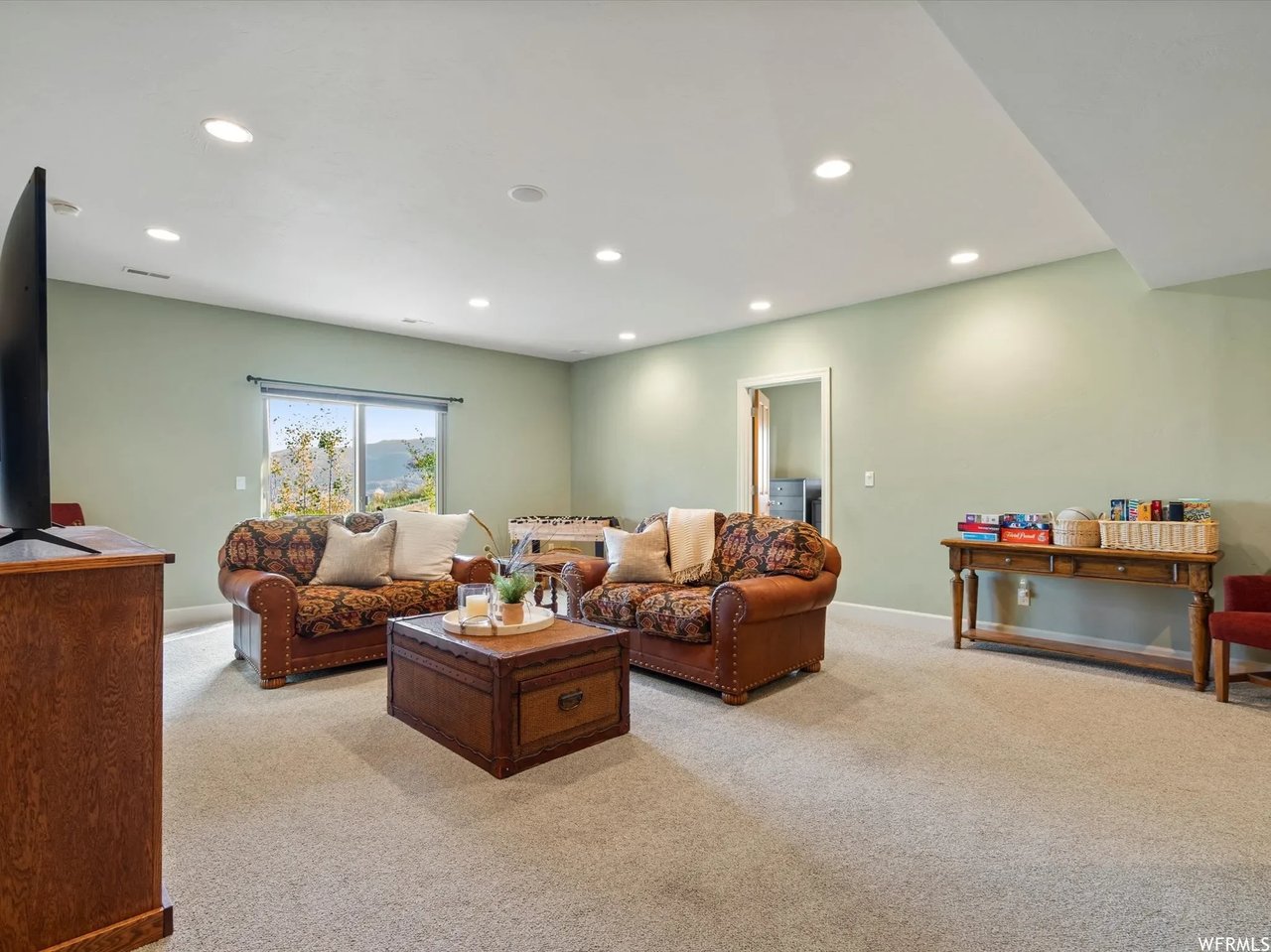 5823 E Elkhorn Dr