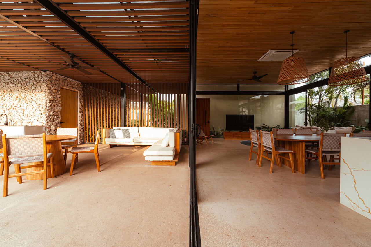 Tropical Modern Four Bedroom Home, Tamarindo, Guanacaste