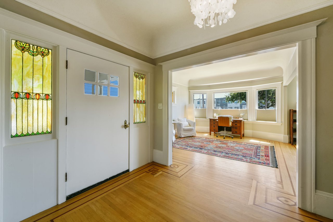 811 Santa Clara Ave