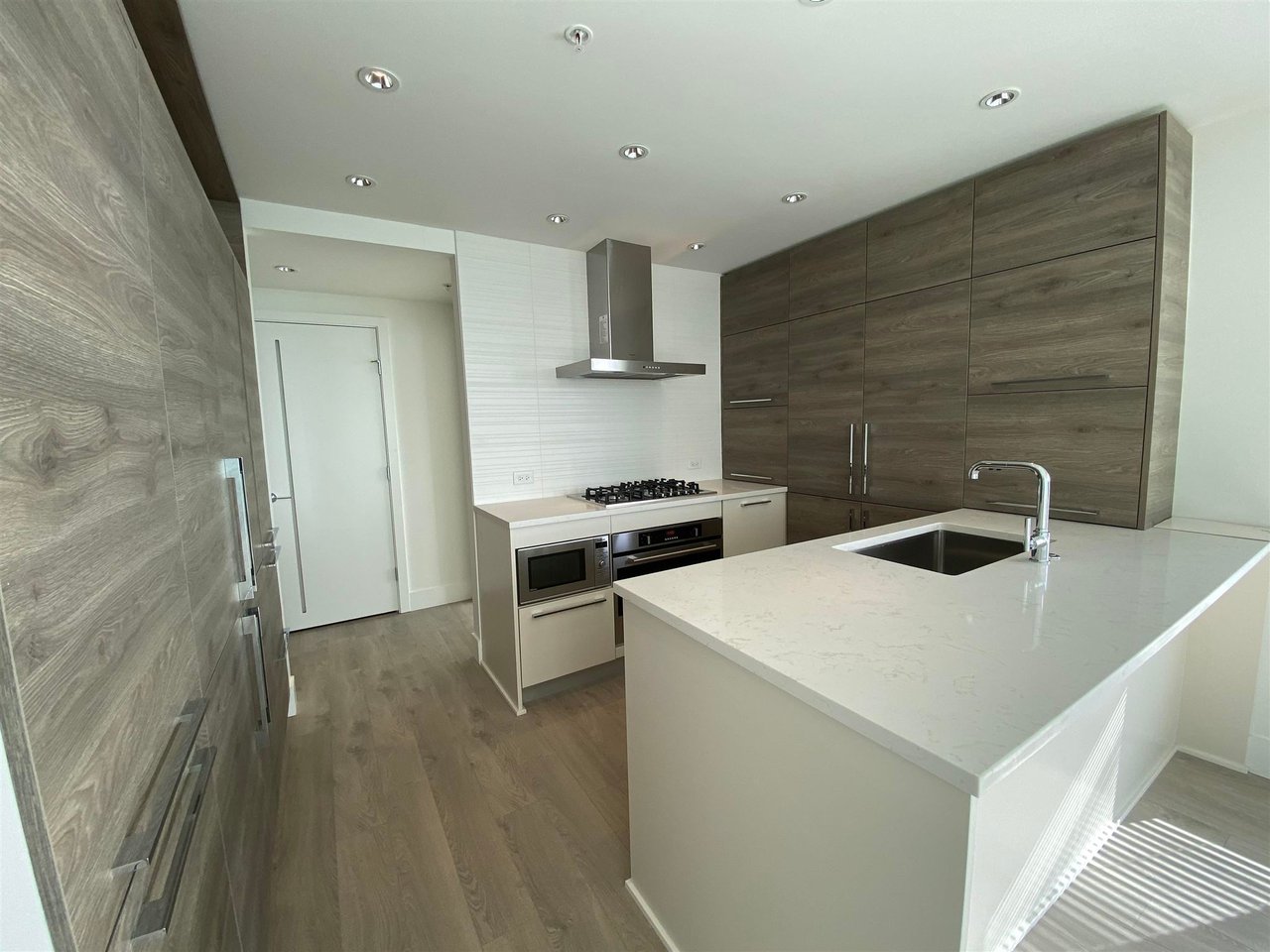 1908-7358 Edmonds St