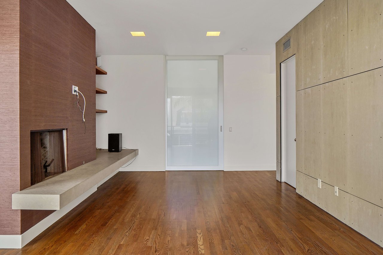 35 Sunset Ave