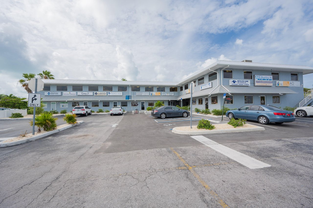 3706 N Roosevelt Blvd #207