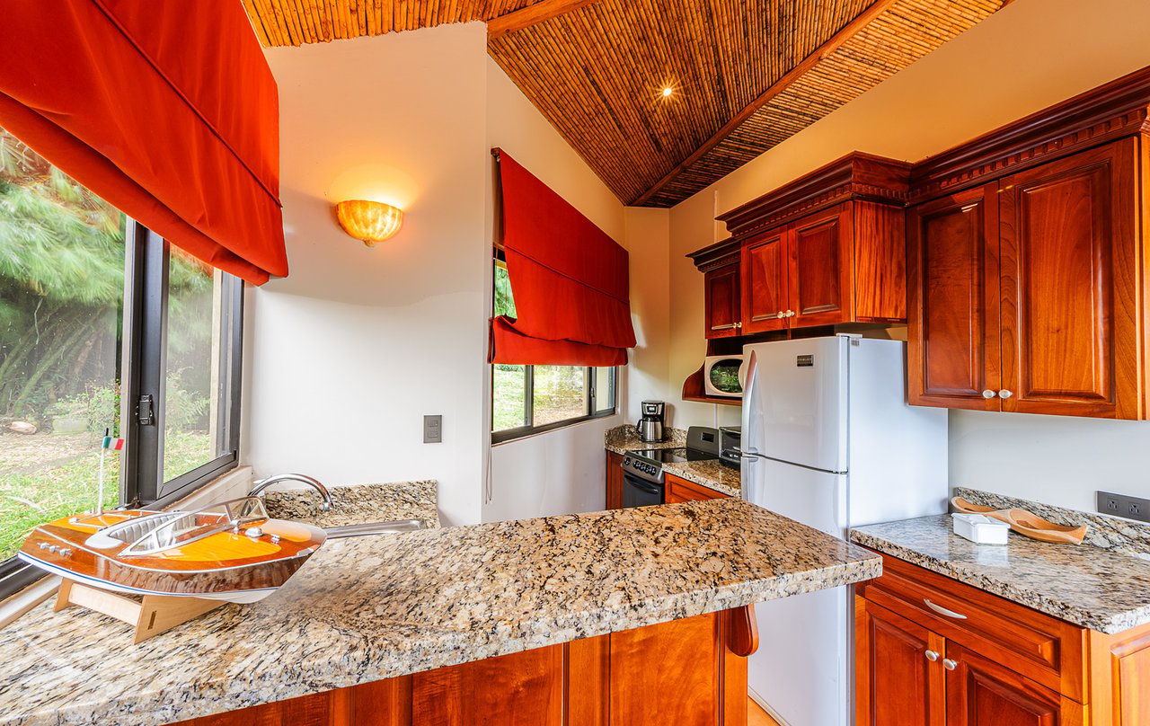 Luxury Lakefront Villa, Lake Arenal, Alajuela