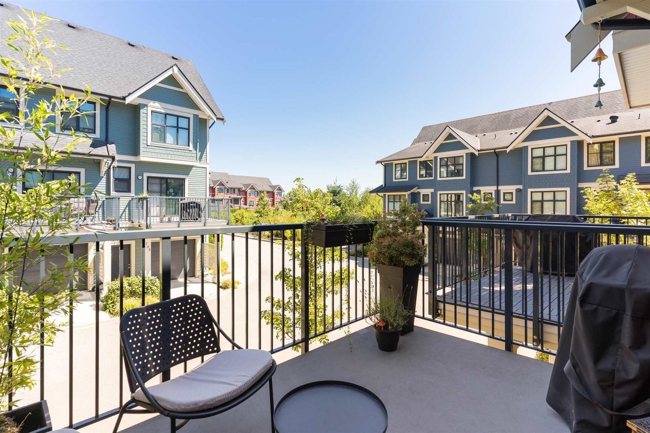 906-8485 New Haven Close