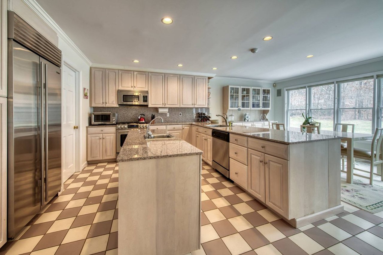 1611 Deerfield Rd
