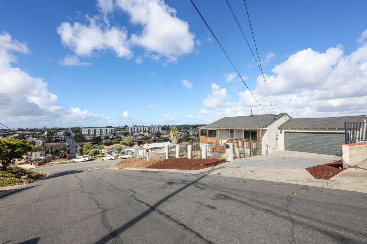 5260 Hilltop Dr